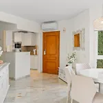 Puente A106 Apartment *